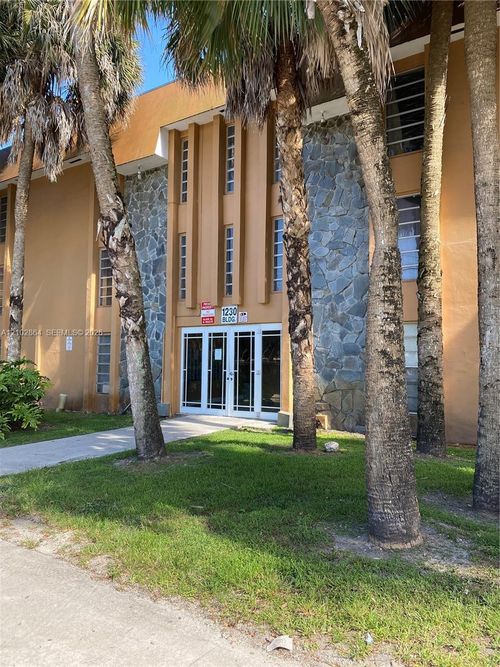 221a-1230 54th St, Hialeah, FL, 33012-3041 | Card Image