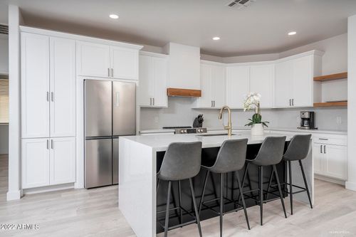 1012 E Susan Ln, Tempe, AZ, 85288-1688 | Card Image