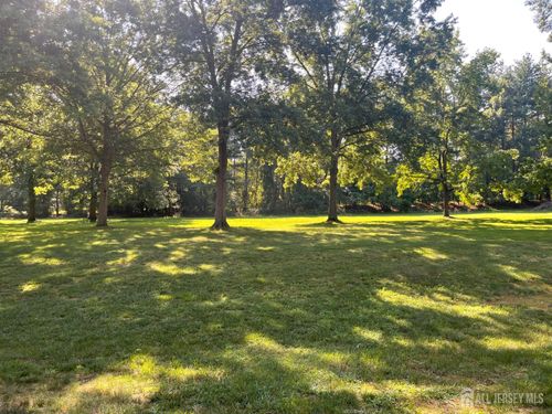 198 Applegate Ln, East Brunswick, NJ, 08816-5018 | Card Image
