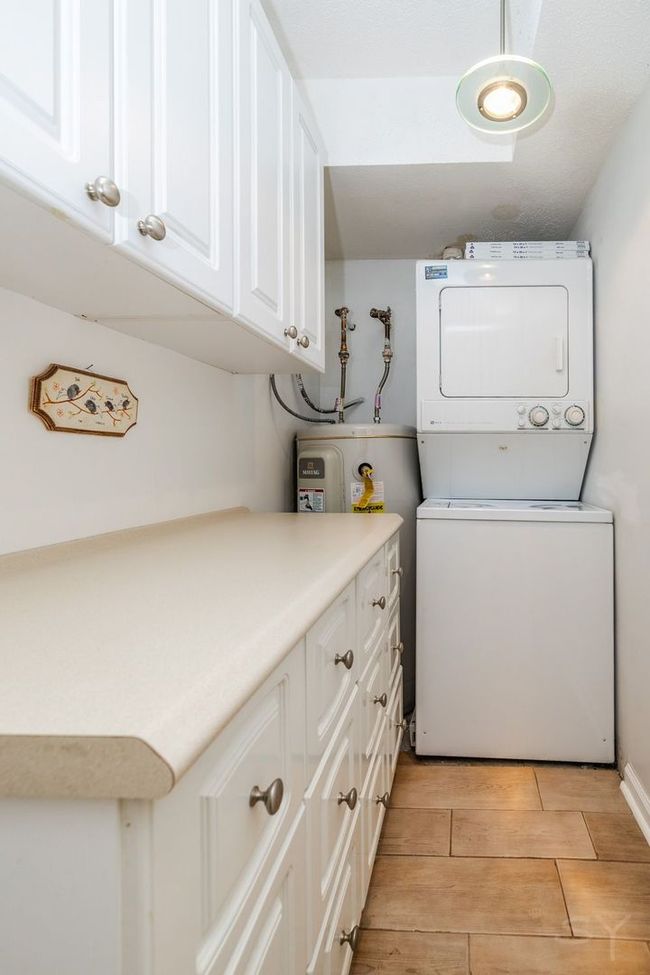 APT-301 - 2 S Atrium Way, Condo with 2 bedrooms, 2 bathrooms and 1 parking in Elmhurst IL | Image 23