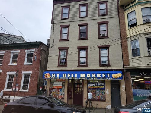 18 Van Houten St, Paterson, NJ, 07505-1096 | Card Image