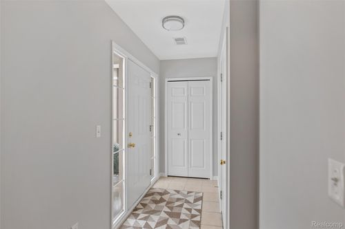 360-30210 Chesapeake Cir, Walled Lake, MI, 48390-5924 | Card Image