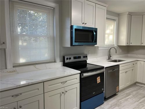 412 West Rd, Portsmouth, VA, 23707-1228 | Card Image