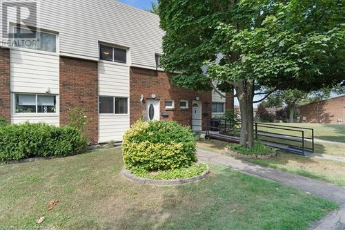 28a-30 Regent Ave, Hamilton, ON, L9B1B3 | Card Image