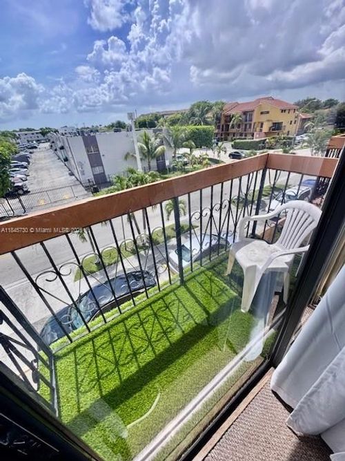 apt-205-5625 W 26th Ct, Hialeah, FL, 33016-4782 | Card Image