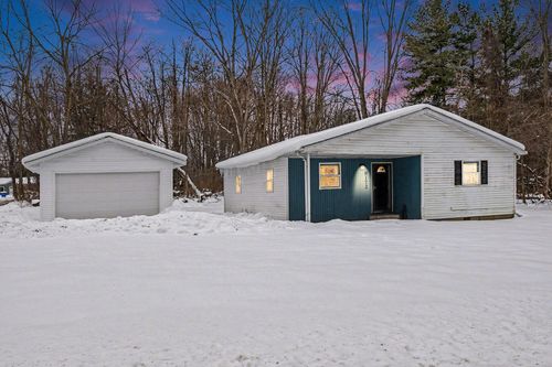 8172 E Emery Rd, New Carlisle, IN, 46552-9521 | Card Image