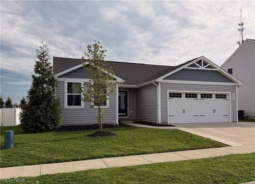 2670 Himelrigh Boulevard, Barberton, OH, 44203 | Card Image
