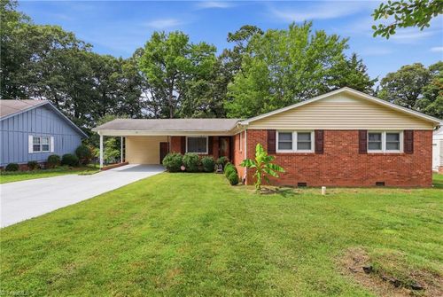 1609 Seven Oaks Pl, High Point, NC, 27265-3354 | Card Image