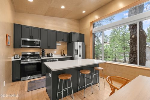 776 Kiowa, Flagstaff, AZ, 86005-4002 | Card Image