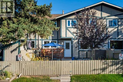 203 Lynnview Rd Se, Calgary, AB, T2C2C6 | Card Image