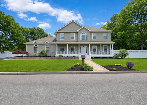 4 Adams Street, Brookhaven, NY, 11776 | Card Image