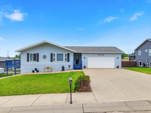821 Ridgeview St, Belle Fourche, SD, 57717-4404 | Card Image