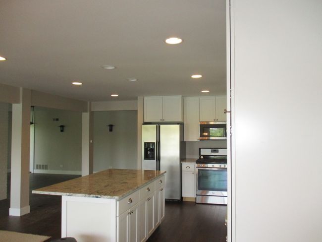 27094 W Lakeview Dr S, House other with 4 bedrooms, 4 bathrooms and 2 parking in Lake Barrington IL | Image 6