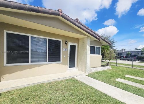 9301-9301 Sw 37th St, Miami, FL, 33165-4123 | Card Image