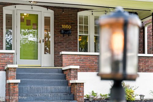 1860 Alfresco Pl, Louisville, KY, 40205-1860 | Card Image