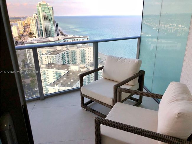 UNIT-2910 - 4111 Ocean Dr, Condo with 1 bedrooms, 1 bathrooms and null parking in Hollywood FL | Image 22