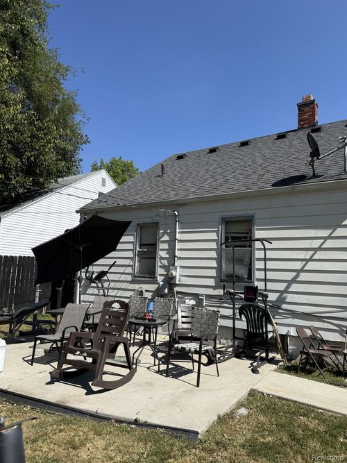 19315 Huntington Rd, Detroit, MI, 48219-2729 | Card Image