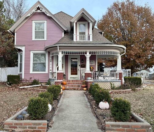 602 N D St, Herington, KS, 67449-1729 | Card Image