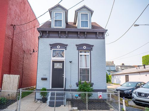 320 10th St, Newport, KY, 41071-1502 | Card Image