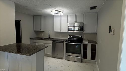 5222 Treetops Dr, Naples, FL, 34113-8559 | Card Image