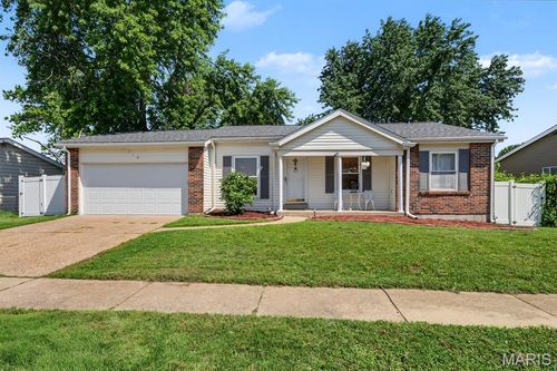 719 Waterfall Dr, Florissant, MO, 63034-2021 | Card Image