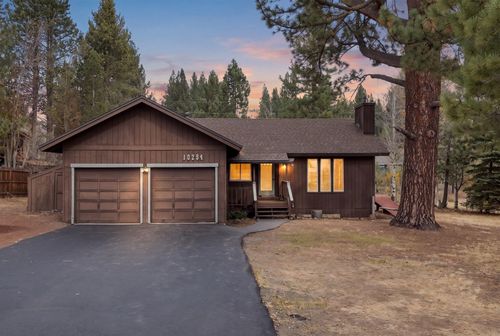 10284 Shore Pine Rd, Truckee, CA, 96161-2148 | Card Image