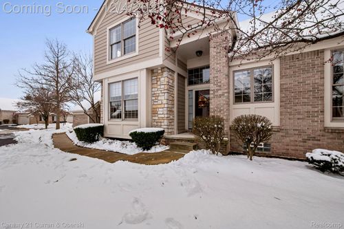 16925 Lochmoor Cir E, Northville, MI, 48168-4402 | Card Image