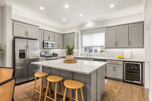 7-4906 Live Oak St, Dallas, TX, 75206-7602 | Card Image