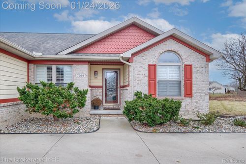 7095 Woods West Dr, Flushing, MI, 48433-9463 | Card Image