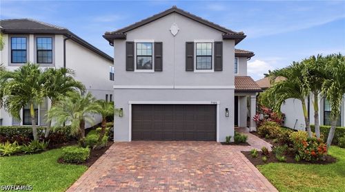7195 Wilton Dr, NAPLES, FL, 34109-1981 | Card Image
