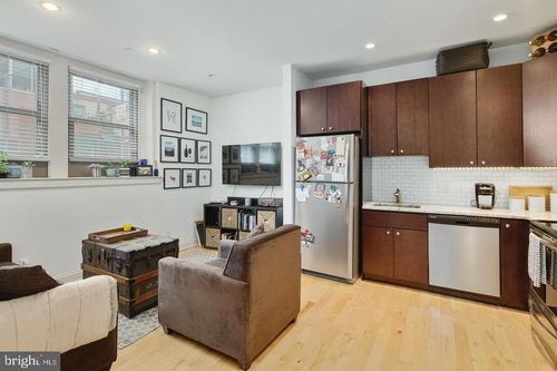 unit-104-427 Monroe Street, PHILADELPHIA, PA, 19146 | Card Image
