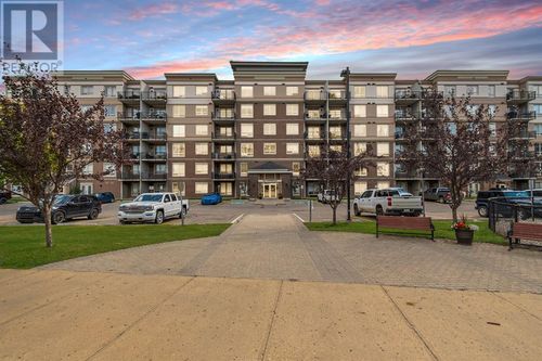 136 Sandpiper Rd, Fort Mcmurray, AB, T9K0J7 | Card Image