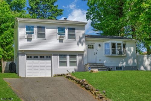 29 Black Oak Dr, Vernon, NJ, 07462-3415 | Card Image