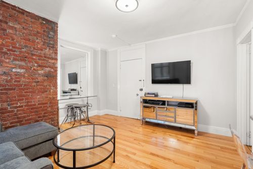 3n-21 Beacon St, Boston, MA, 02108-2805 | Card Image