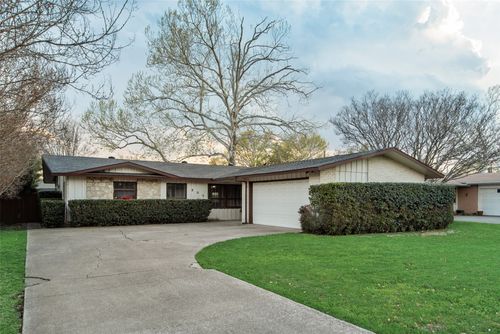 805 Edgefield Dr, Richardson, TX, 75080-4033 | Card Image