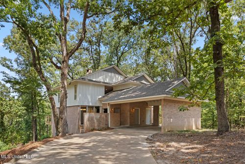 221 W Virginia Dr, Clinton, MS, 39056-6008 | Card Image