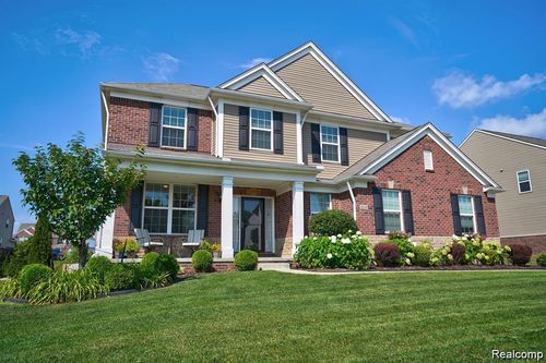 6074 Topaz Cir, Grand Blanc, MI, 48439-7833 | Card Image