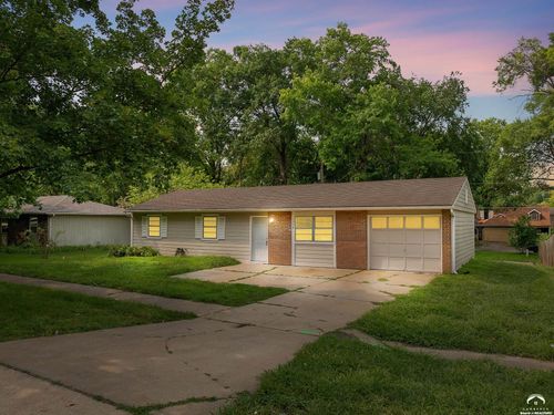 1504 Pinewood Dr, Lawrence, KS, 66044-1045 | Card Image
