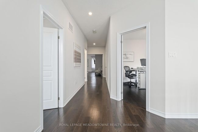 121 Upper Canada Crt, House other with 4 bedrooms, 4 bathrooms and 4 parking in Georgetown ON | Image 40