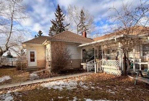 220 1 St E, Cochrane, AB, T4C1Z3 | Card Image