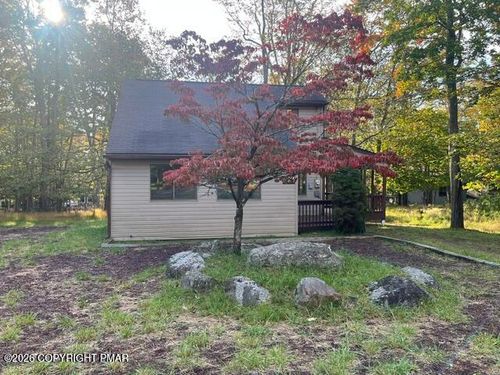 519 Country Place Dr, Tobyhanna, PA, 18466-7944 | Card Image