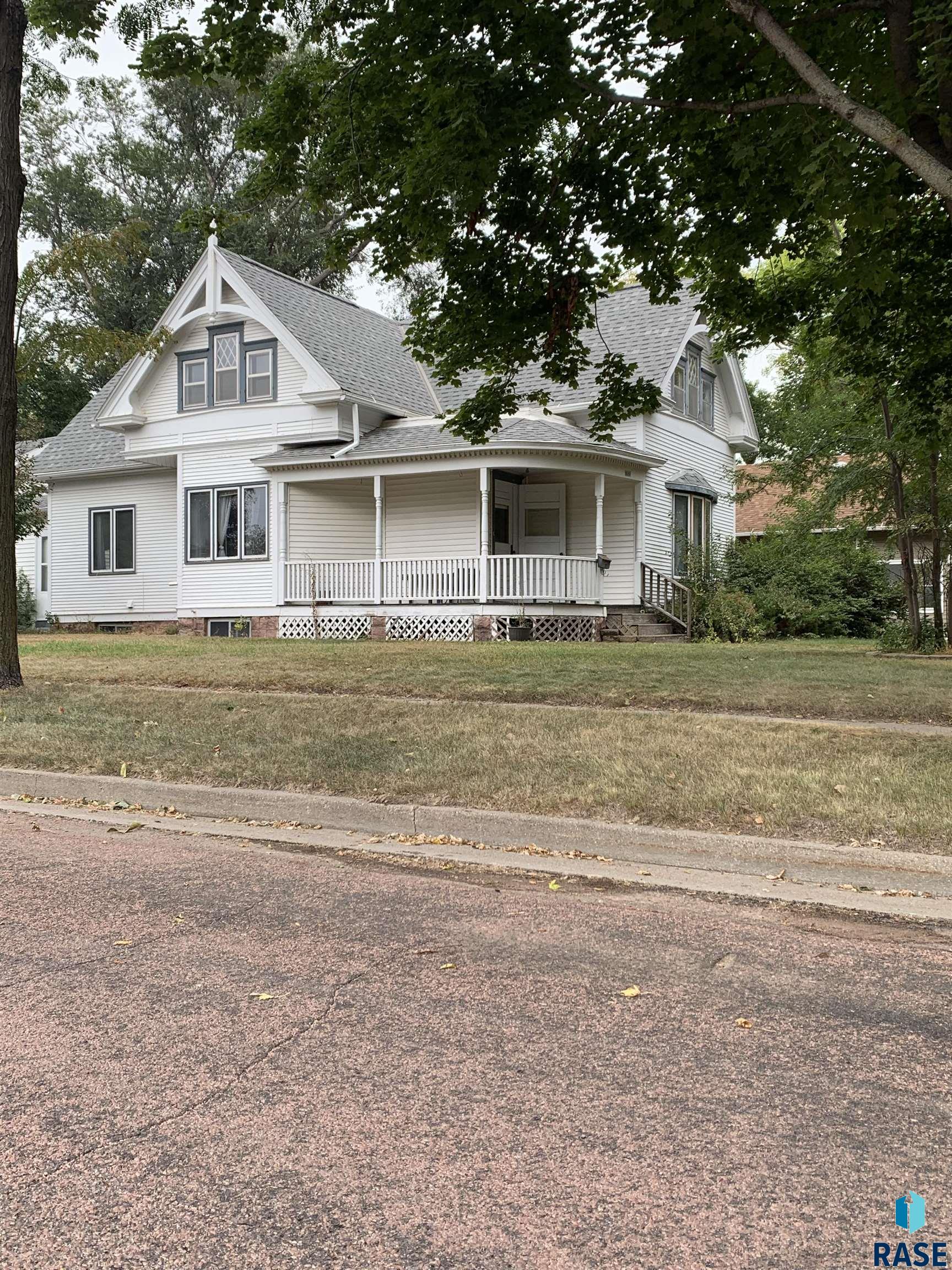 6th St, Dell Rapids, SD 57022
