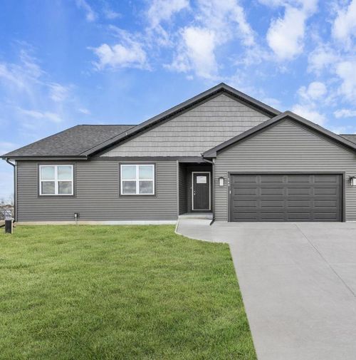 368 Dahlia Dr, Stoughton, WI, 53589 | Card Image