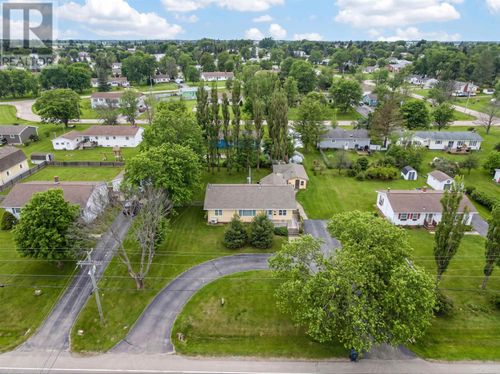 45 Meadowbank Rd, Cornwall, PE, C0A1H0 | Card Image