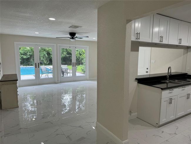 9102 N Allegro St, House other with 2 bedrooms, 2 bathrooms and null parking in Houston TX | Image 6