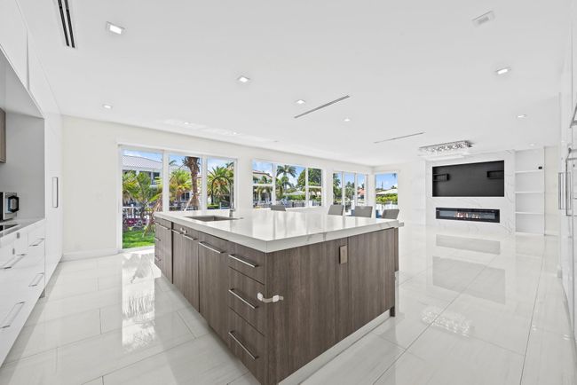 4921 Ne 28 Th Ave, House other with 6 bedrooms, 6 bathrooms and null parking in Lighthouse Point FL | Image 8