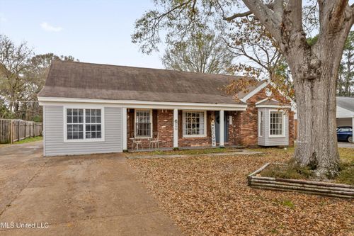 2165 Cedar Point Cv, Southaven, MS, 38671-3419 | Card Image