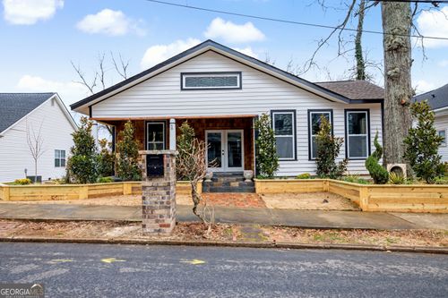68 Spring St, Newnan, GA, 30263-2705 | Card Image