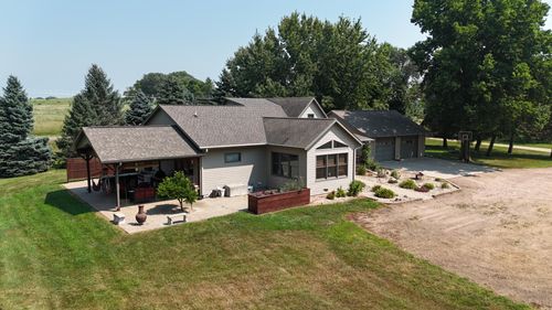 93529 500th Ave, Windom, MN, 56101-4031 | Card Image