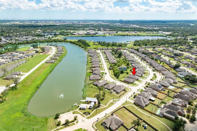 203 Bentwater Ln, House other with 4 bedrooms, 2 bathrooms and 2 parking in Clute TX | Image 31